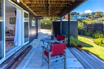 Relax on Newton - Waiheke Island 1081