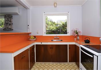 A Much‑Loved Lake Tarawera Family Bach and Jetty – Shared with the Right Guests - Rotorua