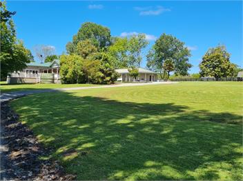 The Olde Store (Bachcare) - Hunua
