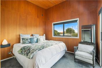 Beachside Sanctuary – Otaki Beach Holiday Home - Otaki Beach