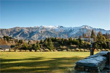 Mt Roy Terrace - Spa Pool - Extensive Artwork Collection - Wanaka