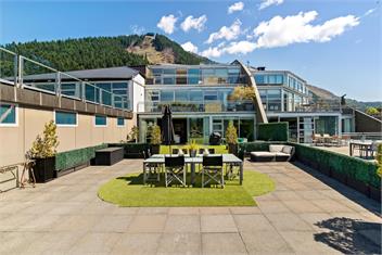 THE SHOTOVER | CBD Luxury, Rooftop Terrace - Queenstown