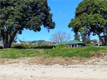 Manly Beachfront bach - Whangaparaoa