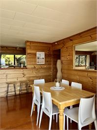 Bazza's Beach House - Great Barrier Island