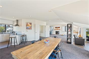 IRONSIDE LAKE VIEW TOWNHOUSE - Wanaka