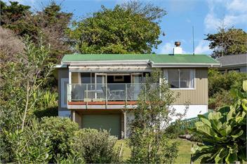 Patsy Cottage – A Charming 1960s Kiwi Bach near Kaitaia - Kaitaia