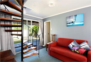 Bach with Bay Views - Okiwi Bay