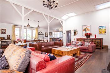 Awakino River Lodge - Coastal Romance - Historic - Spa Pool - Black Sand Beaches - Mokau
