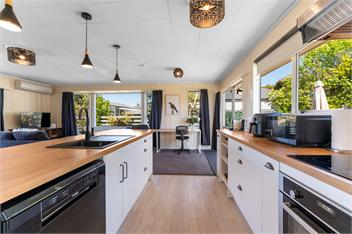Stay at the Bay - Acacia Bay - Taupo