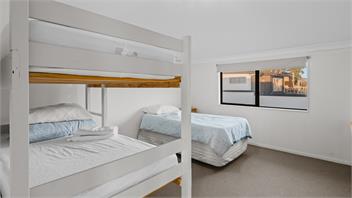Pukehina Beach. Accommodating 19 guests. - Tepuke