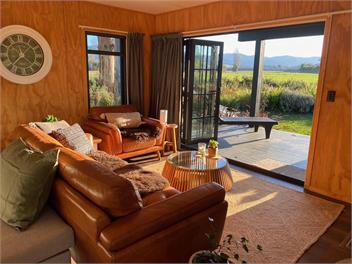 Fiery Peak Eco-Retreat: Stargazing & hot tub -