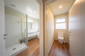 Fiordland Getaway (Bachcare) - 