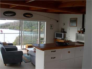 Waterfront Bach, 913 Acacia Bay Road, Taupo - Taupo