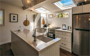 ONEROA SUMMERHUS : Coast and Country - Waiheke Island