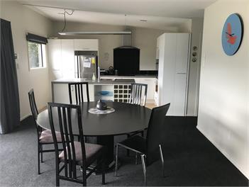 Kenepuru - Great Deck view and Easy Access to Secluded Beach - Marlborough Sounds