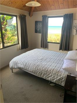Raumatibach - Absolute Beachfront. - Raumati Beach