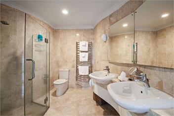 Lake Front Luxury  - Taupo
