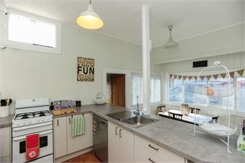 Puriri Downtown Villa (Bachcare) - Napier City