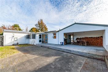 Waitahanui Lakefront Escape (Bachcare) - Waitahanui