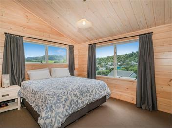 Ocean Beach Beauty (Bachcare) - Tairua