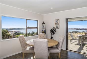 Farmhouse - Coastal Views - Auckland
