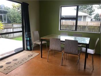 Classic Kiwi Bach - Waihi Beach