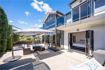 IRONSIDE LAKE VIEW TOWNHOUSE - Wanaka
