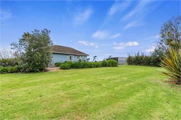 Serene Cove Escape (Bachcare) - Waipu