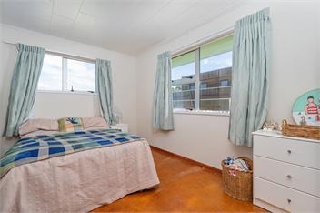 MATARANGI BEACH FRONT - RICHARDSONS - Whitianga