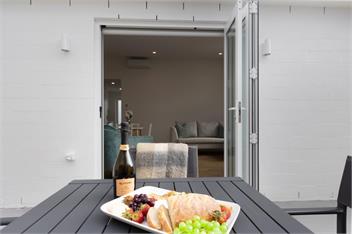Perfect Papamoa Beach Bach - Tauranga