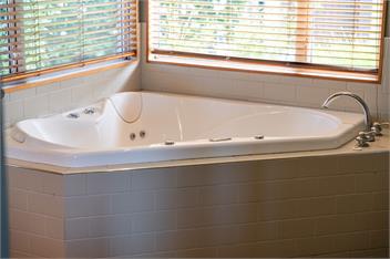 Tauhara Sunrise - Spa pool with Mountain & Lake views! - Taupo