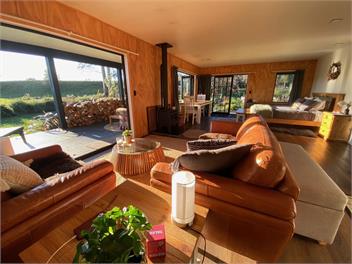 Fiery Peak Eco-Retreat: Stargazing & hot tub -