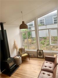 3BR Coastal Cottage 2min walk from beach -