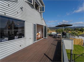 Ocean View Beach Beauty (Bachcare) - 