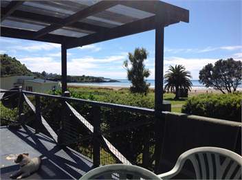 Beach House in Hicks Bay, Eastland - Hicks Bay, East Coast