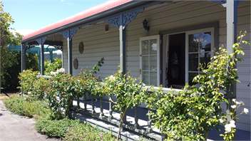 Todds Cottage & Vineyard -