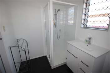 Pine Unit - Orewa Beach - Orewa
