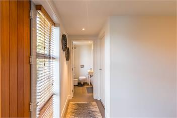 Alpine Village - Lake Edge Apartment A - Queenstown
