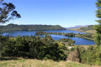 Lake View - Stunning Property overlooking Lake Okareka!! - Rotorua