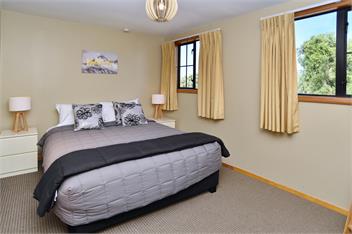 Racecourse Villa - Christchurch