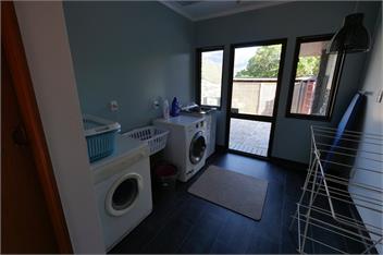 DONS PLACE - PICTON