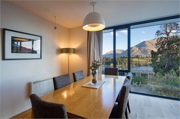 Panorama Dual Level Apartment - Queenstown