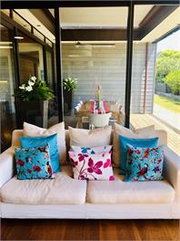 **Omaha Beach- Stylish Sun Filled Luxury Bach** - Auckland