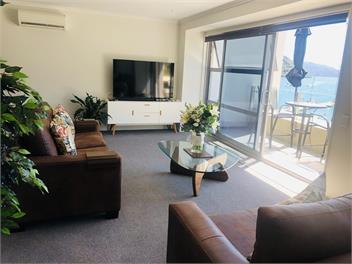 Sub Penthouse Picton Waterfront Luxury Apartment - Picton
