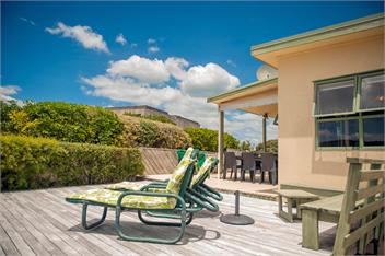 Surf Beach Views (Bachcare) - Whangamata