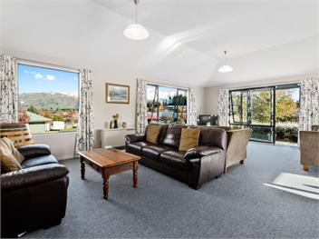 Mount Iron Magic (Bachcare) - Wanaka