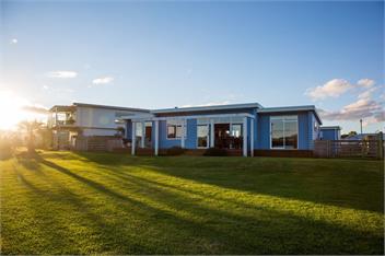 Waterfront Wonder (Bachcare) - Matarangi