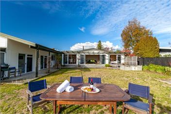 Waitahanui Lakefront Escape (Bachcare) - Waitahanui