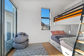 Bull Ridge Escape (Bachcare) - Wanaka