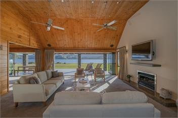 Front row seat on the water - Pauanui
